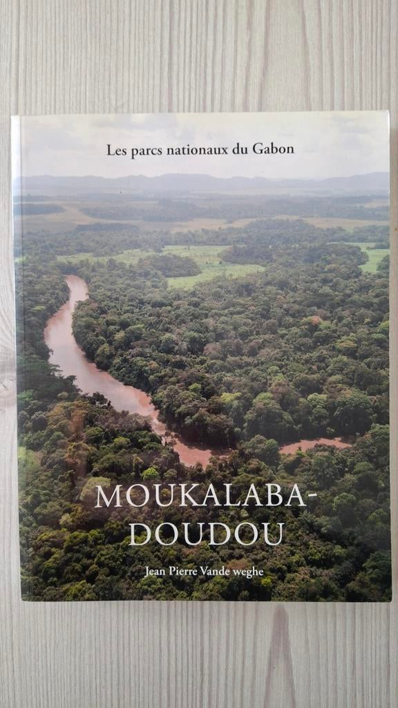 Les parcs nationaux du Gabon, Boeken, Natuur