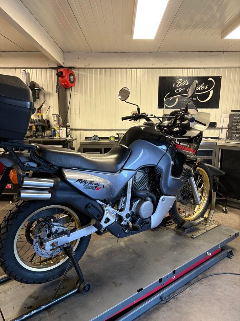 Transalp XL600V in hele mooie en originele staat, Motos, Motos | Honda, Entreprise, Tourisme, plus de 35 kW, 2 cylindres, Permis Moto A