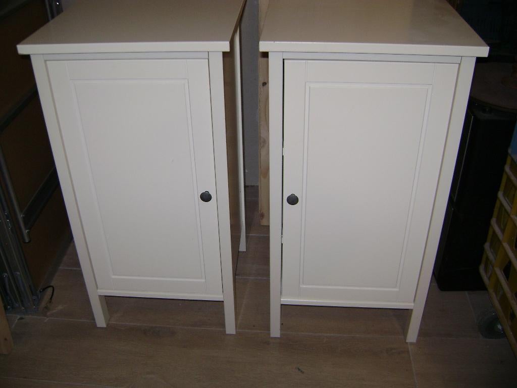2 tables de chevet Ikea blanches, Maison & Meubles, 70 cm ou plus, Moins de 45 cm, Enlèvement, Utilisé