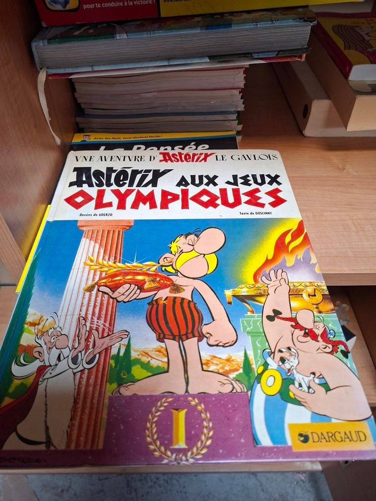 16 bd Asterix, Livres
