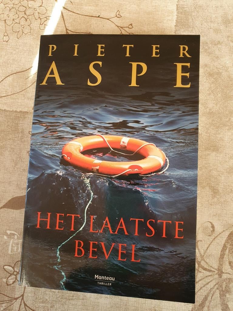 Leesboek pieter aspe het laatste bevel gesigneerd + postzege, Boeken, Ophalen of Verzenden