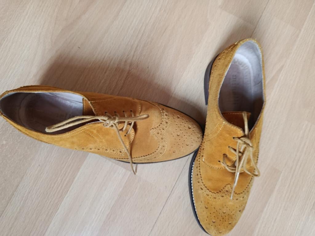 Chaussures Richelieu Minelli en daim camel, style Brogue, Vêtements | Hommes, Chaussures, Porté, Espadrilles et Mocassins, Autres couleurs