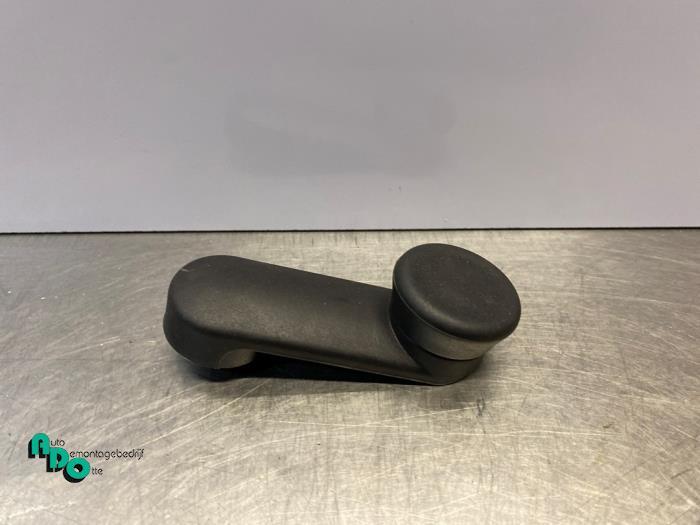 Manivelle de vitre d'un Opel Corsa (Corsa E 15-), Autos : Pièces & Accessoires, -, Opel, 3 mois de garantie, Utilisé