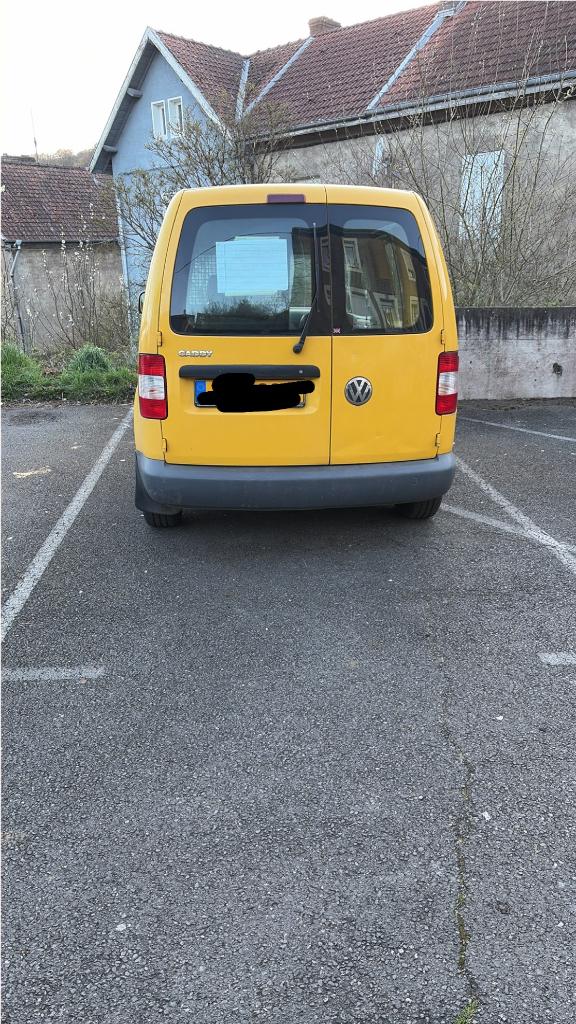 Belle camionnette caddy, Achat, Jaune, Particulier, 6 kW