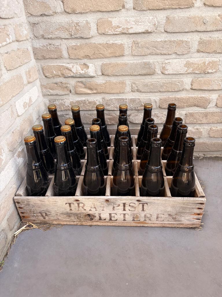 Westvleteren krat met 24 flessen (13 vol + 11 leeg), Ophalen, Gebruikt, Flesje(s), Overige merken