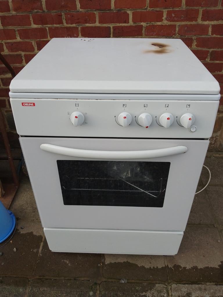 Cuisinière au gaz four électrique, Électrique