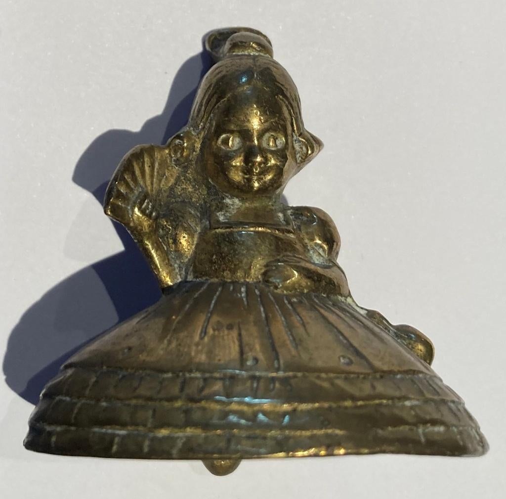 Vintage koperen tafelbel Geisha met waaier (6,5 cm), Ophalen of Verzenden, Koper