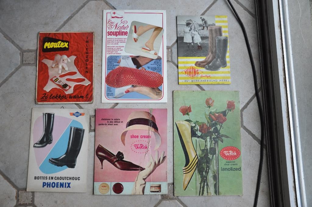 VINTAGE : Lot Oude Reclame op Karton mbt schoenen en laarzen, Verzamelen, Verzenden