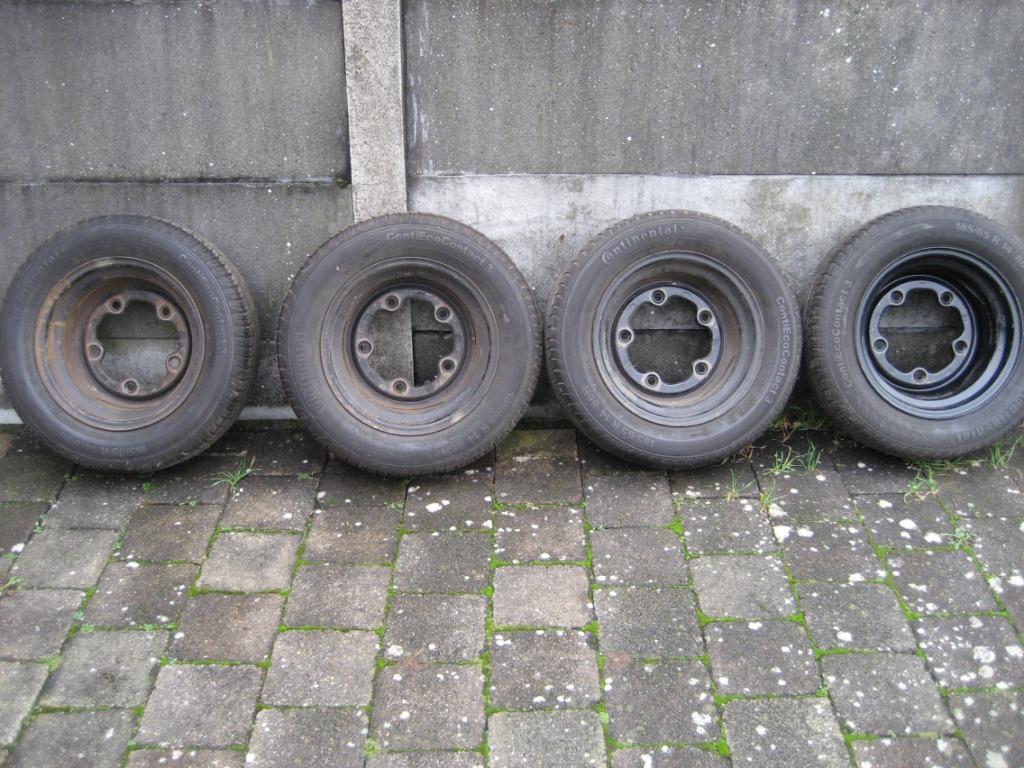 VW Bus ,Kever ,VW 181 Kubel stalen velgen met band ., Auto-onderdelen, Ophalen, Gebruikt, 15 inch, Velg(en)