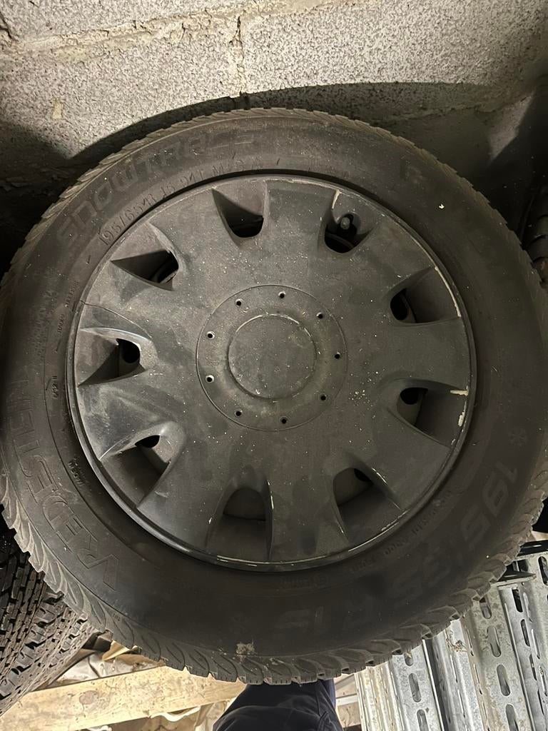 Winterbanden met velg steek 5x100 195/65 15, Auto-onderdelen, Banden en Velgen, Ophalen, Gebruikt, 15 inch, Banden en Velgen