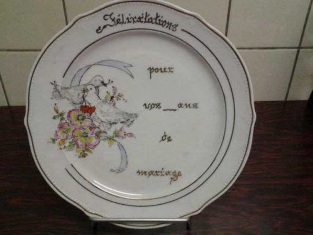 ASSIETTE DECO "FELICITATIONS" POUR ... ANS DE MARIAGE, Ophalen