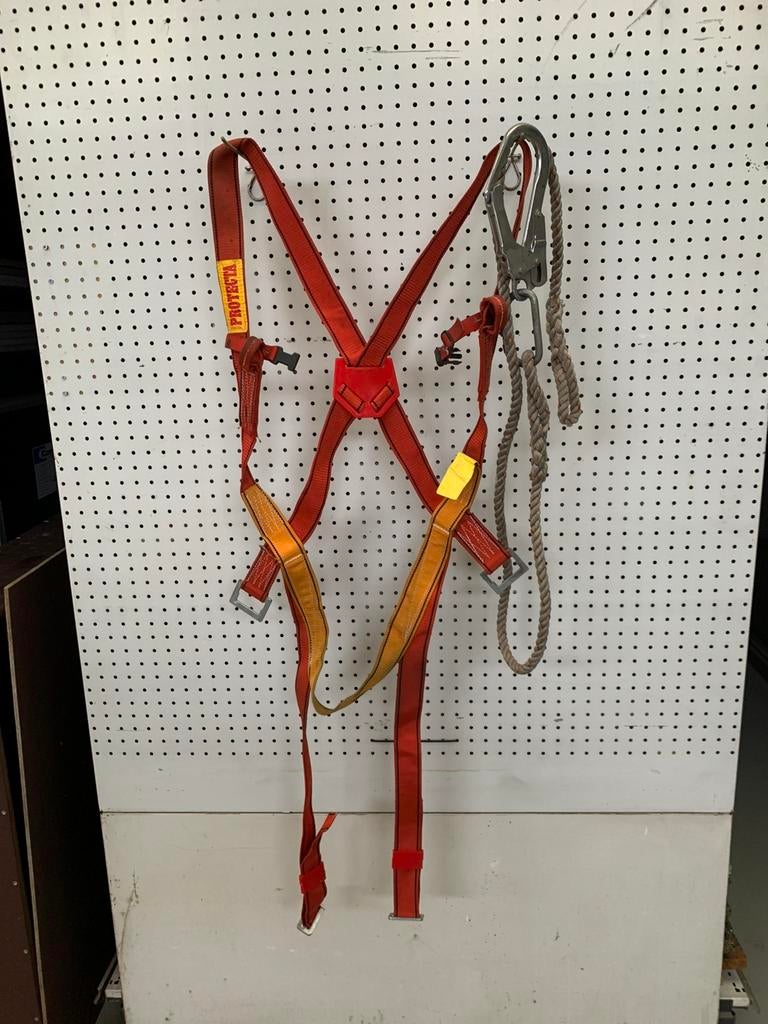 Valharnas 2 stuks. 50euro/stuk, Ophalen, Gebruikt