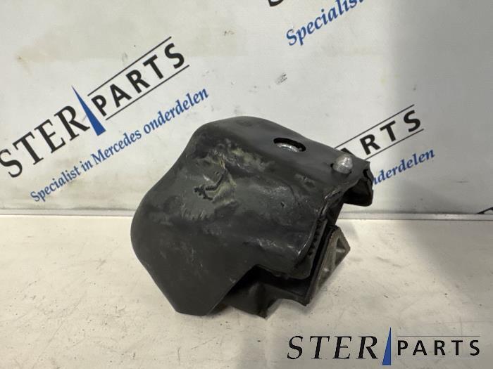 Support moteur d'un Mercedes Sprinter, Autos : Pièces & Accessoires, Enlèvement ou Envoi, 3 mois de garantie, Utilisé, Mercedes-Benz