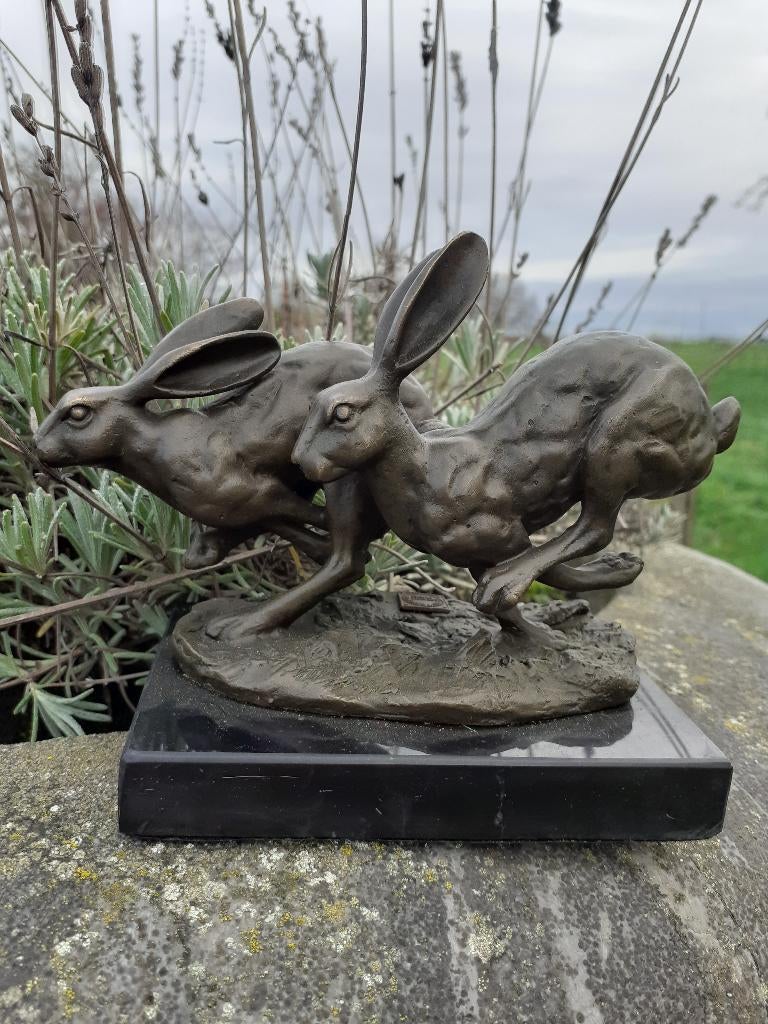 BRONZE ANIMALIER SIGNE (la course du lièvre), Enlèvement ou Envoi, Bronze