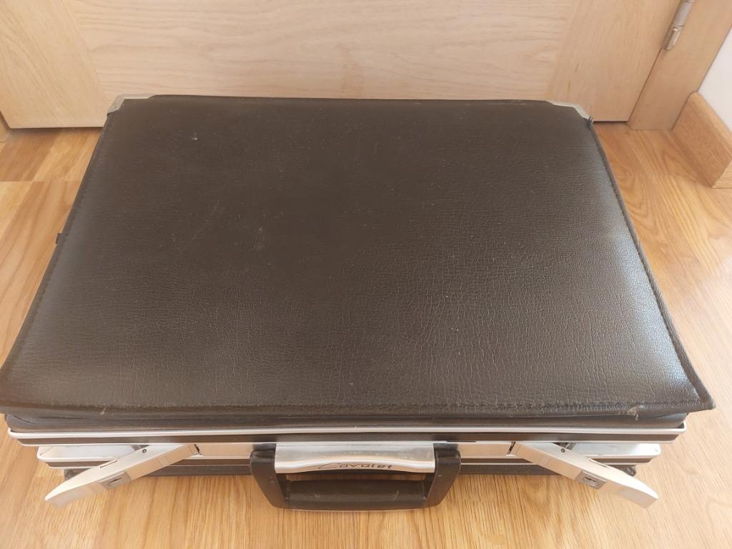Attaché case, Bijoux, Sacs & Beauté, Valises, 35 à 45 cm, Enlèvement, Utilisé, Cuir
