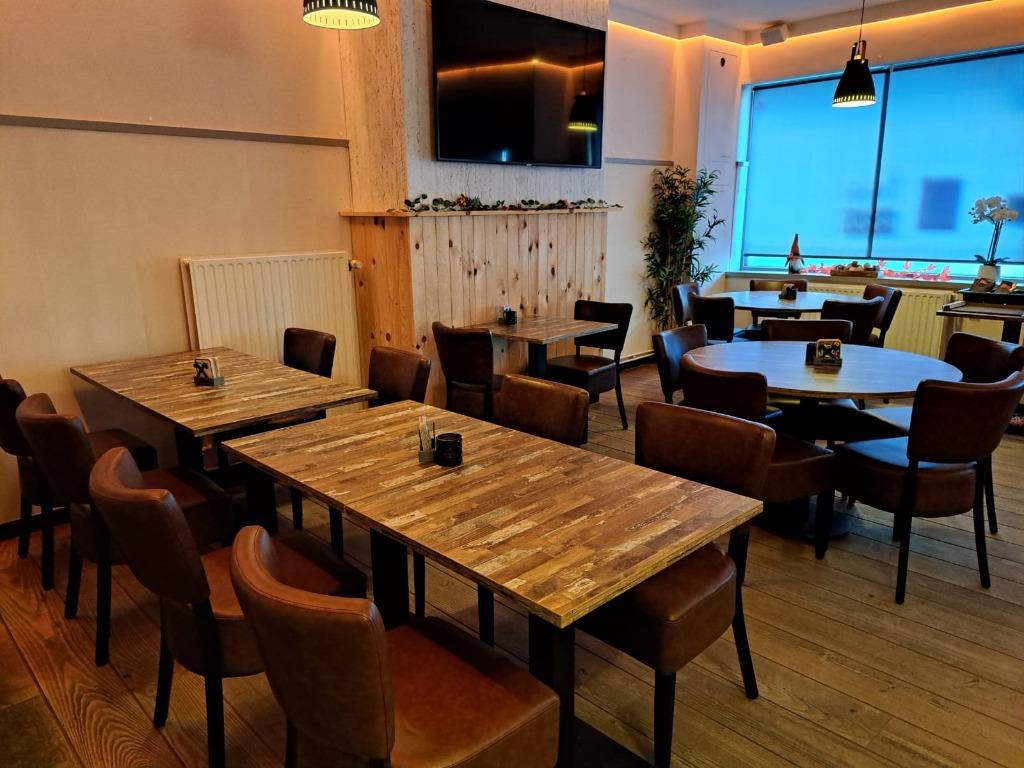 Horeca tafels Rond 2st, Ophalen, Gebruikt, Meubilair