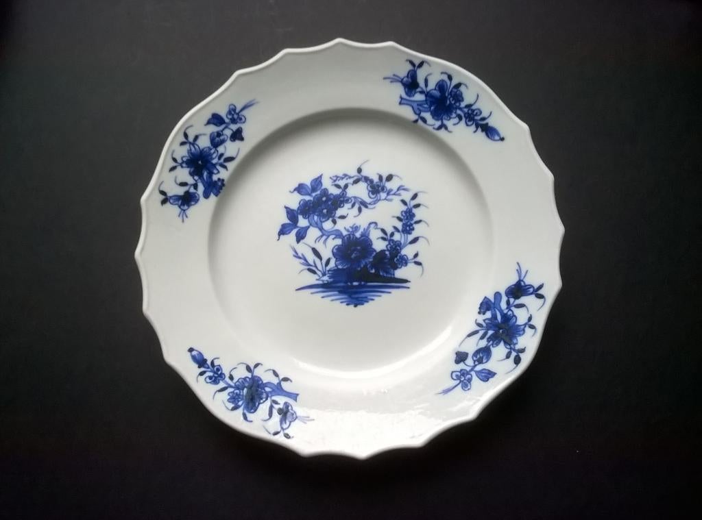 Assiette dessert en porcelaine de Tournai., Antiquités & Art, Antiquités | Porcelaine, Enlèvement ou Envoi