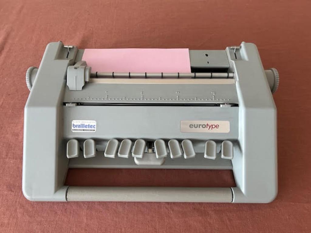 BRAILLE SCHRIJFMACHINE SLECHTZIENDEN en BLINDEN, Diversen, Typemachines, Zo goed als nieuw, Verzenden