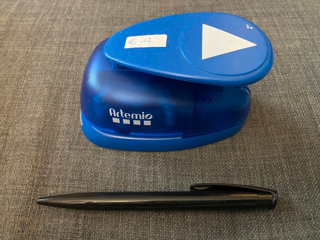 Grote figuurpons driehoek - merk Artemio, Hobby & Loisirs créatifs, Bricolage, Comme neuf, Enlèvement