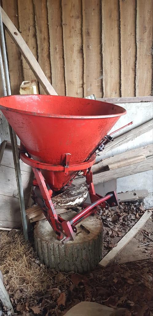 Épandeur d'engrais Tornado, Enlèvement