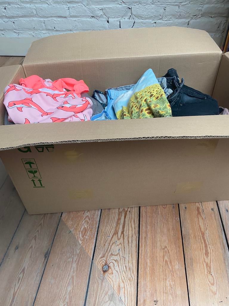 Groot pakket meisjeskledij maat 110-116, Ophalen, Zo goed als nieuw