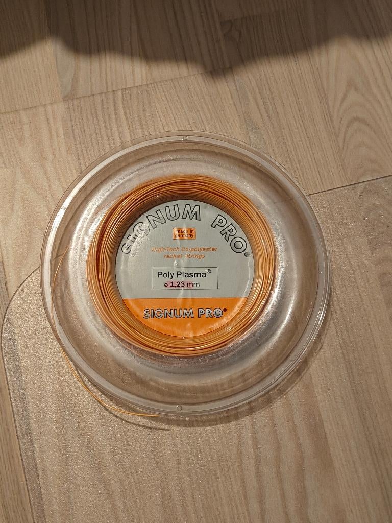 Tennissnaar signum pro, Sports & Fitness, Tennis, Enlèvement, Comme neuf, Grip ou Cordage, Autres marques