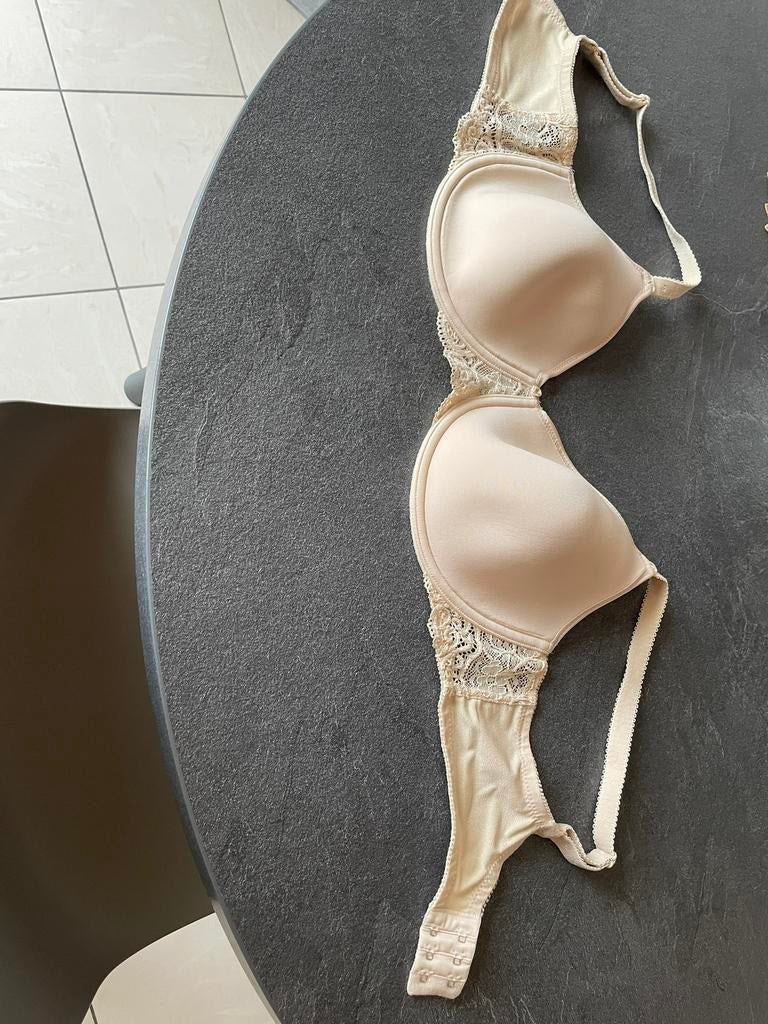 Een BH Triumph eur 85D /Fr100 D, Kleding | Dames, Ondergoed en Lingerie, Ophalen of Verzenden, BH