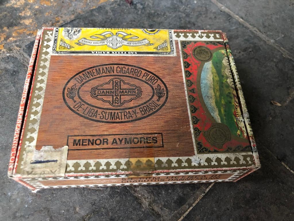 boîte à cigares vide Dannemann Sumatra Brasil Menor Aymores, Enlèvement ou Envoi
