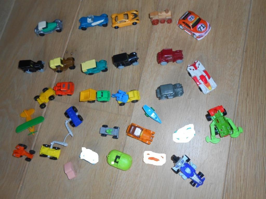 minis voitures micromachine kinder et genre kinder, LOT 9 eu, Ophalen, Gebruikt