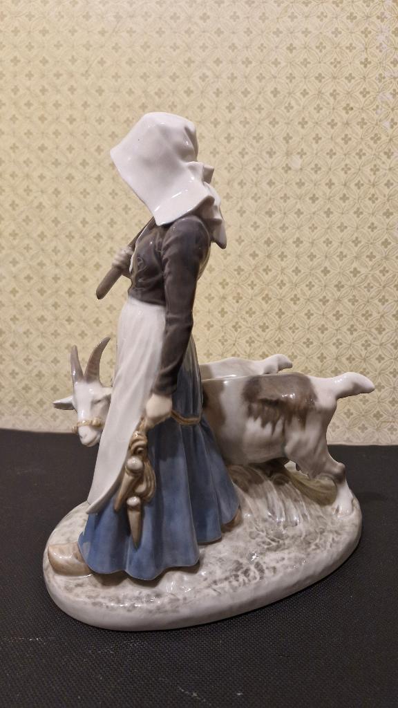 Royal Copenhagen Danemark - Jeune Fille aux Chèvres - 1961, Enlèvement ou Envoi