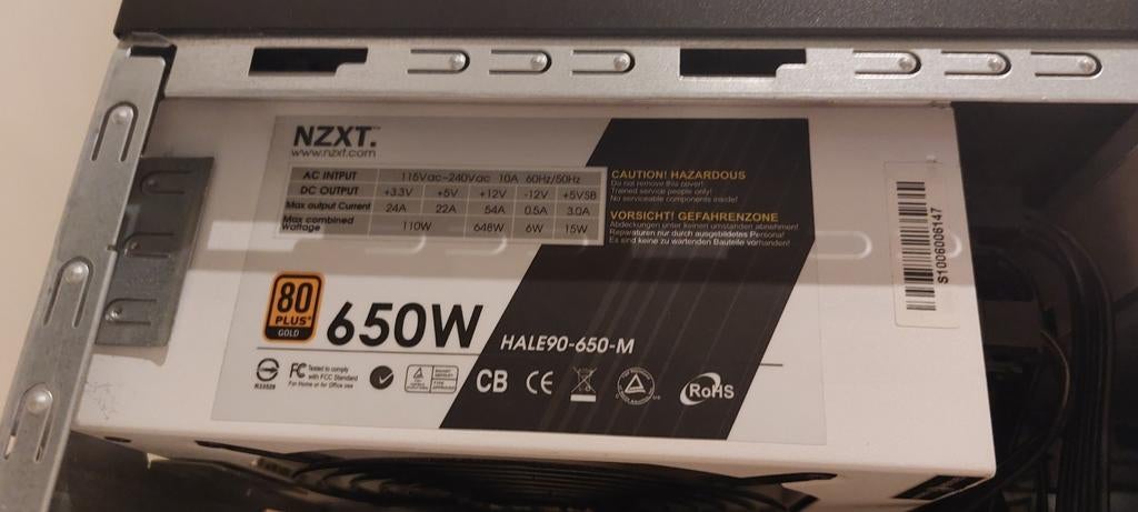 NZXT 650W, Ophalen of Verzenden, Zo goed als nieuw