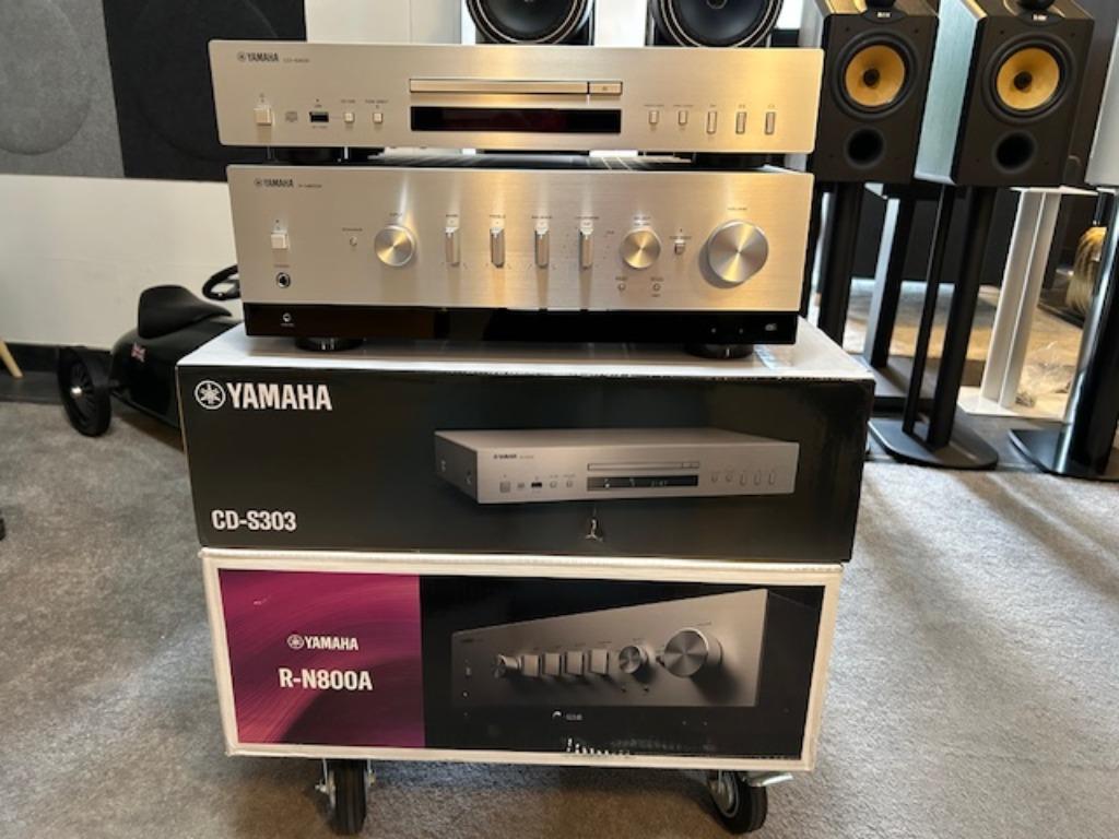 YAMAHA RN800+CDS303 zwart of zilver, Ophalen of Verzenden, 60 tot 120 watt, Stereo, Nieuw