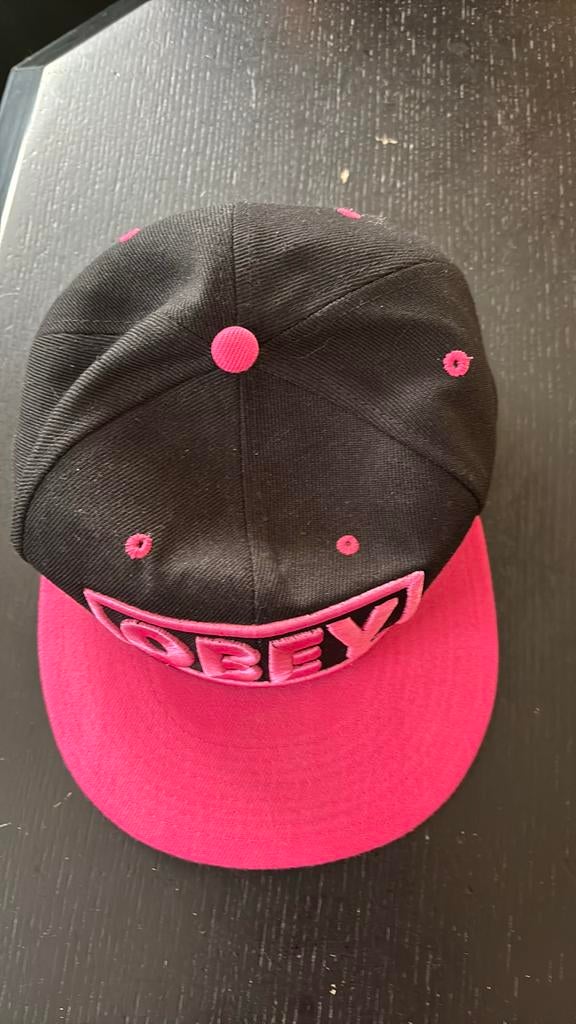 Obey pet roze zwart, Ophalen of Verzenden, Zo goed als nieuw, Pet