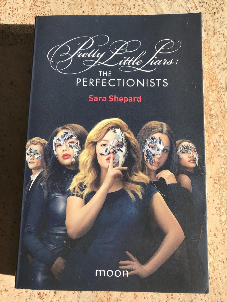 Pretty Little Liars : The Perfectionists, Enlèvement ou Envoi, Utilisé, Sara Shepard