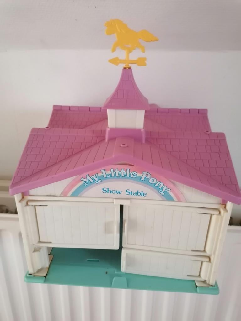 My little pony show stable + pony's, Kinderen en Baby's, Ophalen