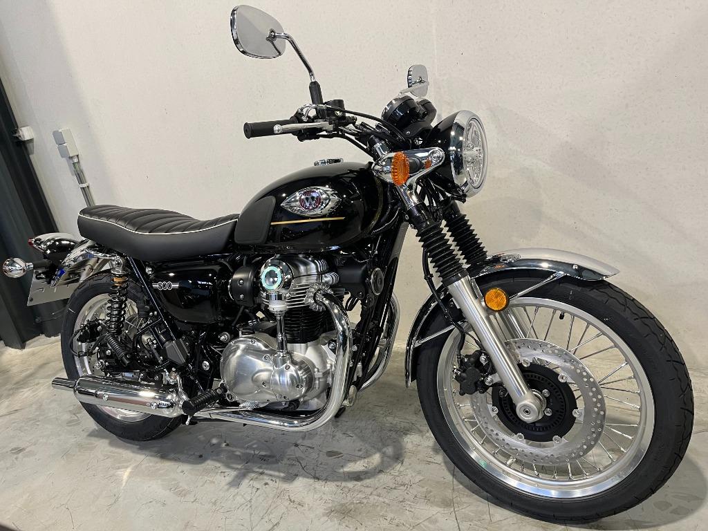 W800 2025 MODEL UIT STOCK LEVERBAAR