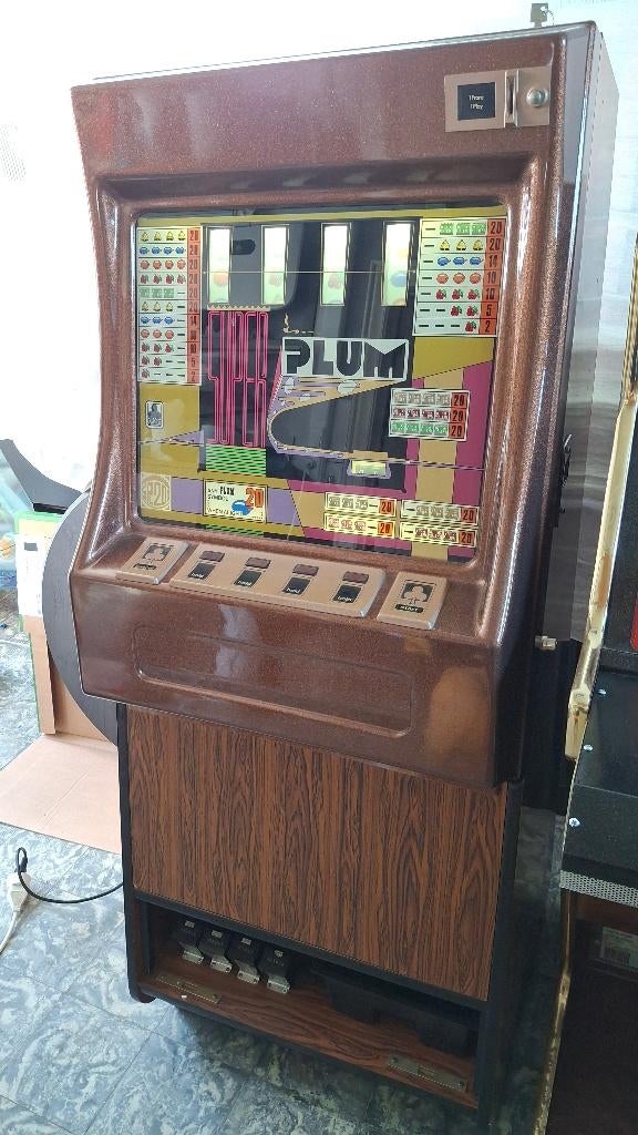 Antieke gokautomaat SUPER PLUM 1976, Enlèvement, Utilisé, Avec clés