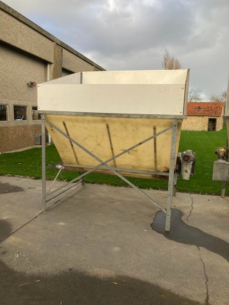 Wachtsilo/bunker/meelsilo, Zakelijke goederen, Landbouw | Veevoer, Ophalen