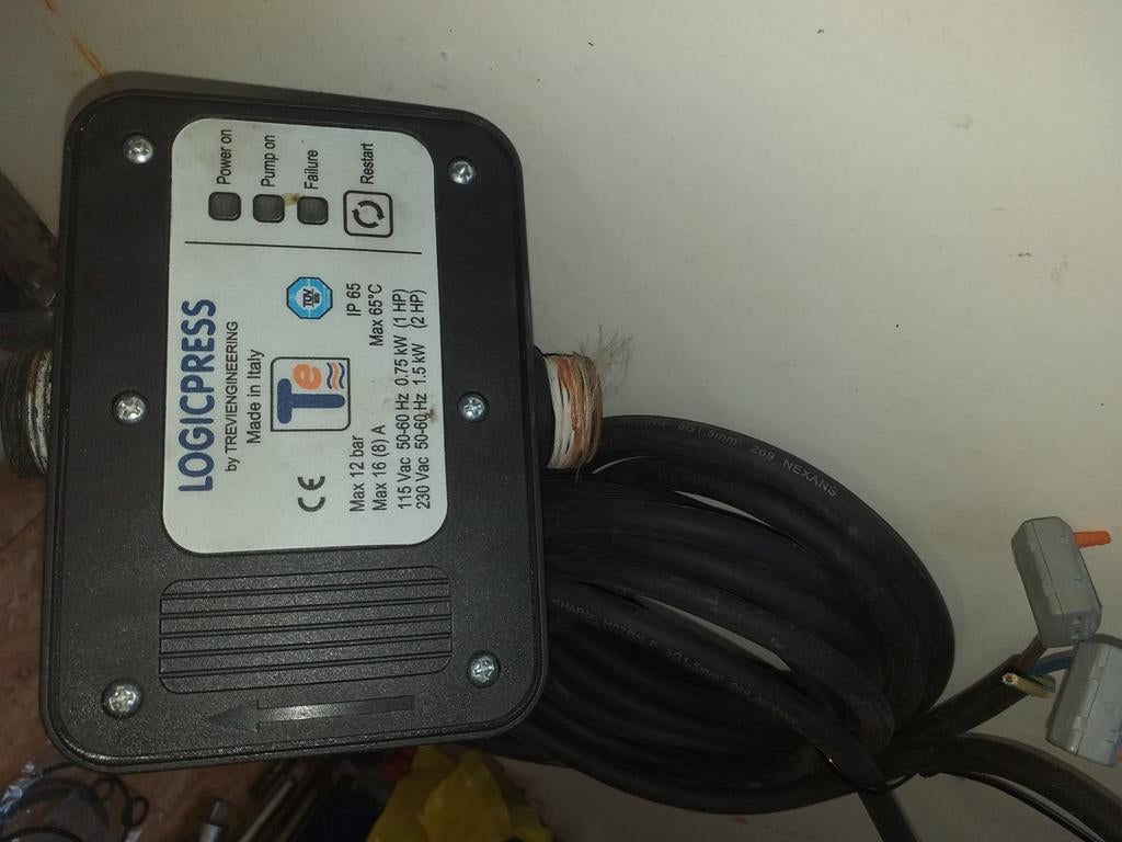 Flowswitch de pompe hydrophore logicpress, Enlèvement, Comme neuf