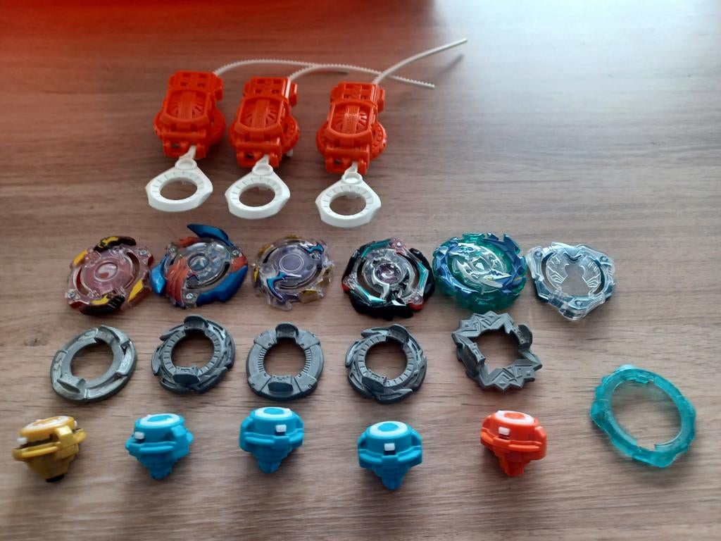 Beyblade + arena + exclusief ringbeschermertje, Verzamelen, Speelgoed, Ophalen