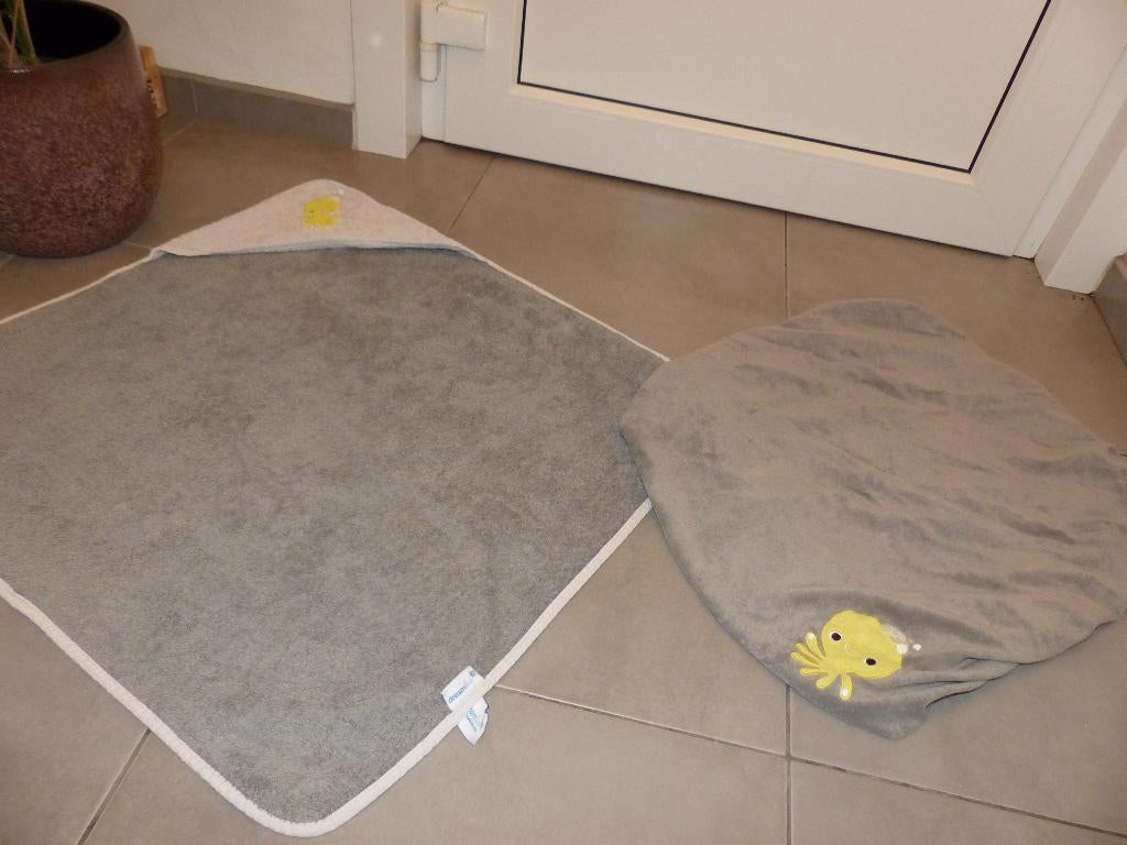 Cape de bain Dreambaby + housse de coussin d'allaitement, Enfants & Bébés, Bains & Soins, Comme neuf, Enlèvement ou Envoi