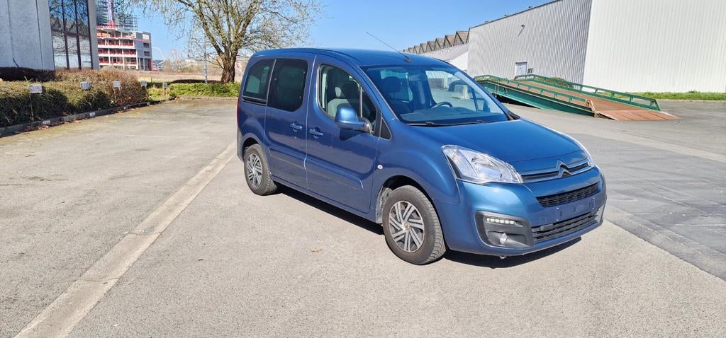 Citroën Berlingo 1.2 Benzine Euro 6 2015 met 111.000km, Achat, Euro 6, Entreprise, Boîte manuelle