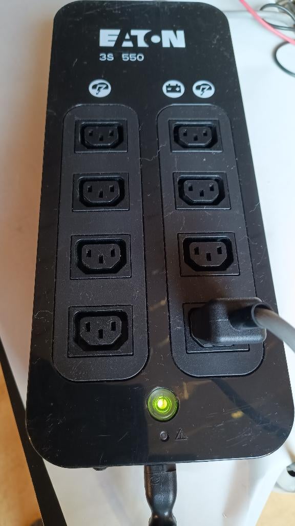 UPS EATON 3S550 330W IEC- batterie neuve - testée - USB, Informatique & Logiciels, Alimentations de secours (UPS), Enlèvement ou Envoi