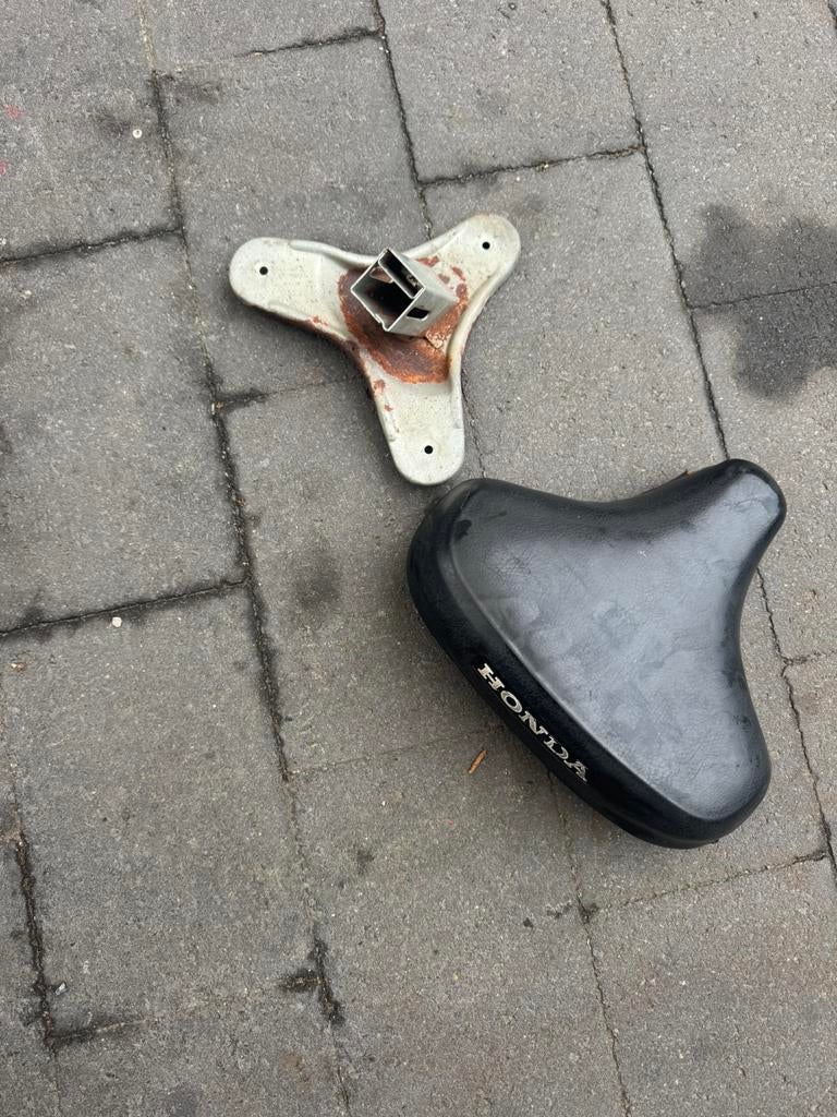 Originele zadel honda camino, Enlèvement ou Envoi, Selle