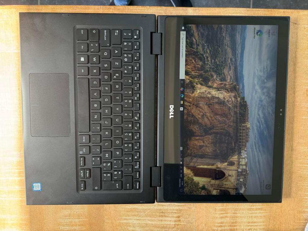 Mooie dell laptop met touchscreen, Computers en Software, Windows Laptops, Ophalen, Zo goed als nieuw, Met touchscreen, SSD