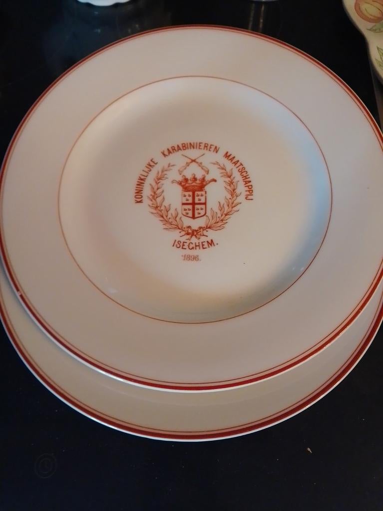 2 assiettes 1896., Enlèvement