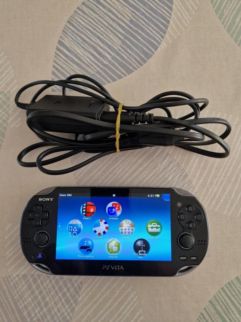 Playstation Vita Wifi + 3G in goede staat te koop., Games en Spelcomputers, Spelcomputers | Sony PlayStation Vita, Ophalen
