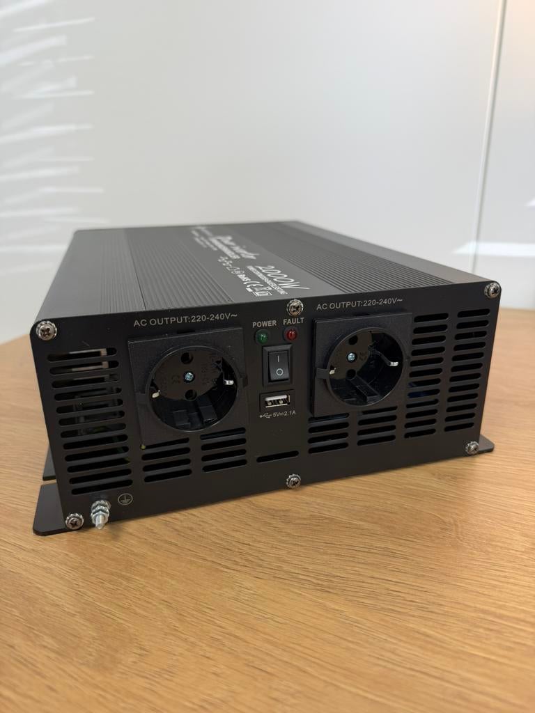 12v naar 220v 2000w omvormer, Ophalen, Zo goed als nieuw
