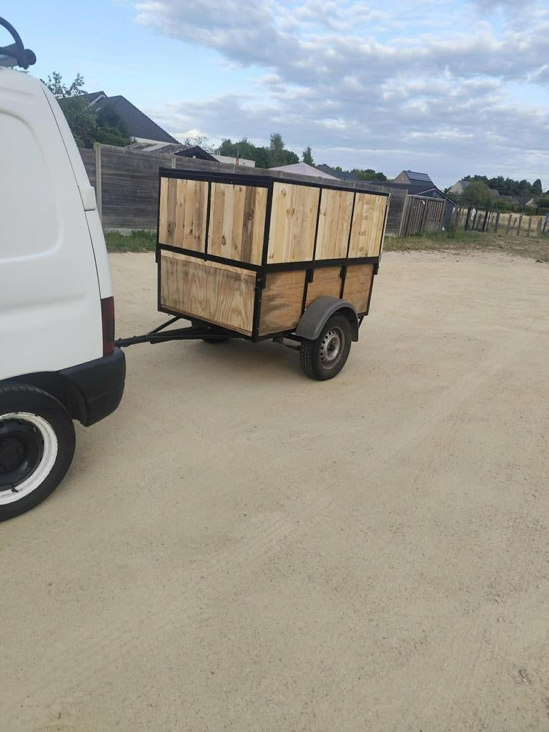 Gesloten aanhangwagen, Ophalen