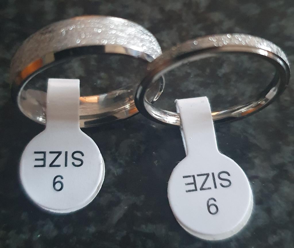 2 ringen in RVS maat 9/maat 19, 18 tot 19, IJzer of Staal, Nieuw, Ophalen of Verzenden